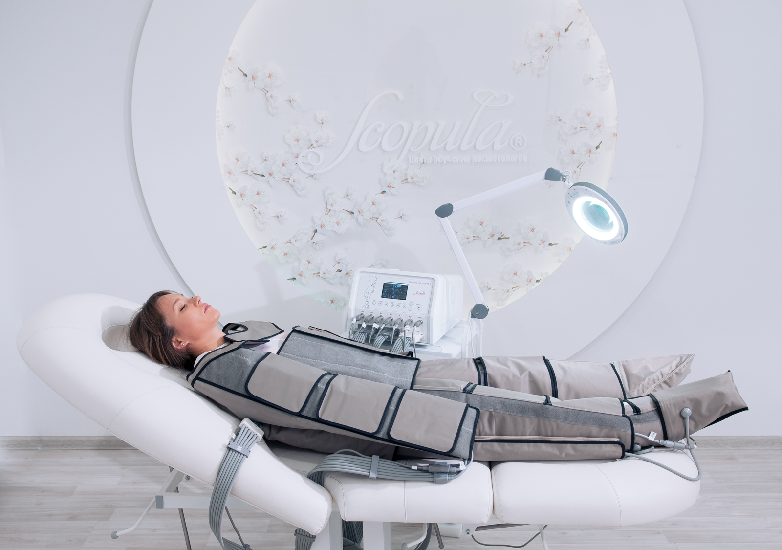 Аппарат физиотерапевтический для прессотерапии, ик-прогрева, миостимуляции Scopula PressoPro 4